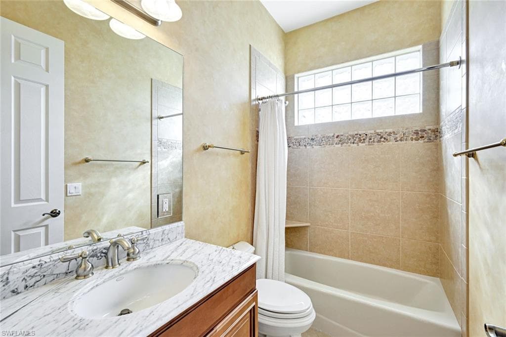 951 Ironwood Ct, Marco Island, FL 34145-24