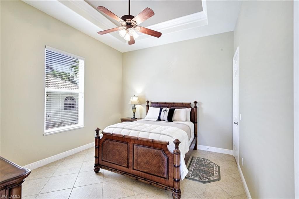 951 Ironwood Ct, Marco Island, FL 34145-26