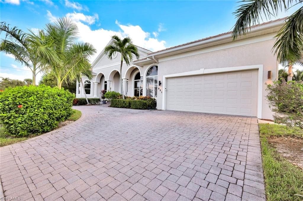 951 Ironwood Ct, Marco Island, FL 34145-3