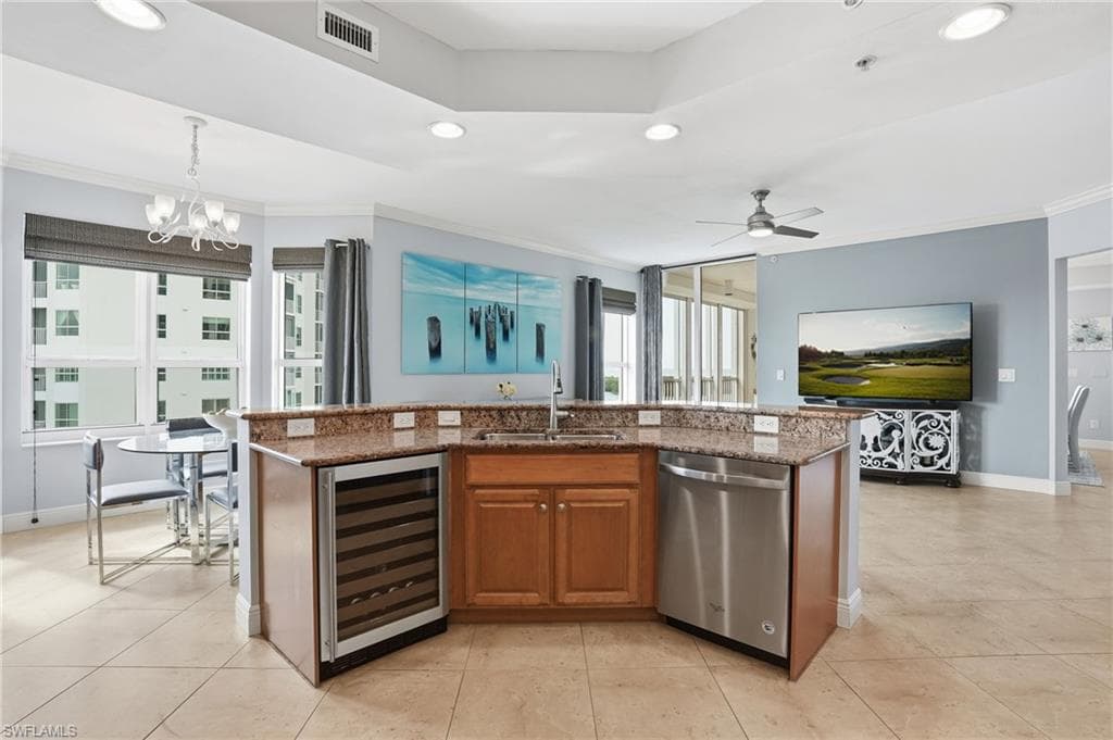 285 Grande Way 801, Naples, FL 34110-15