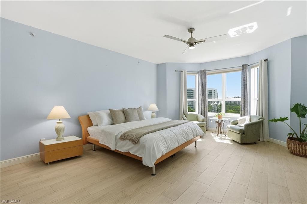 285 Grande Way 801, Naples, FL 34110-18