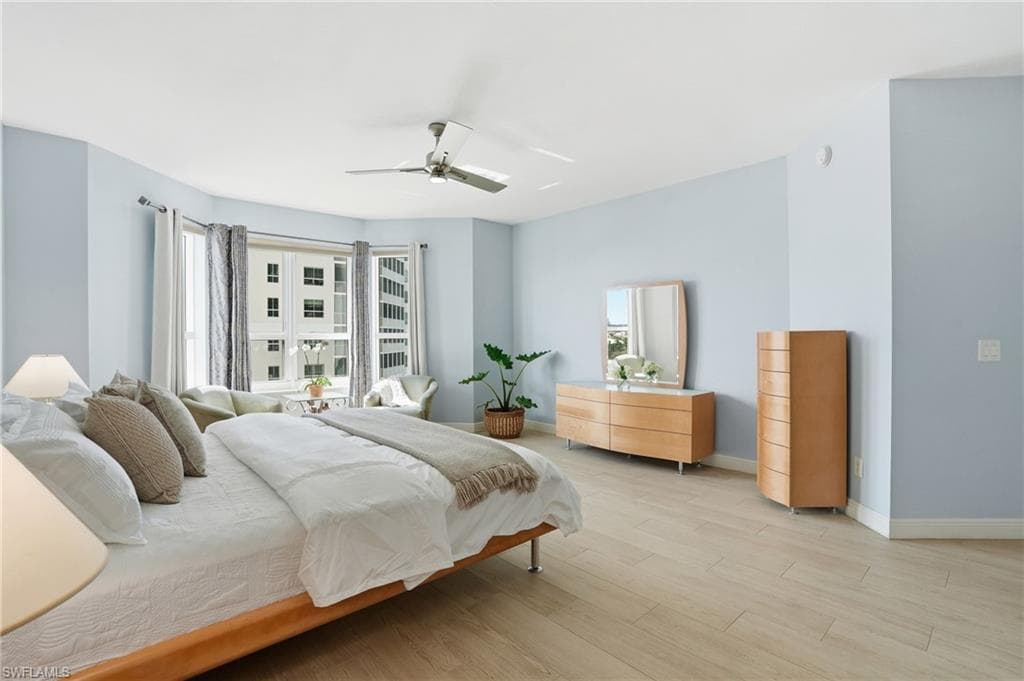 285 Grande Way 801, Naples, FL 34110-19