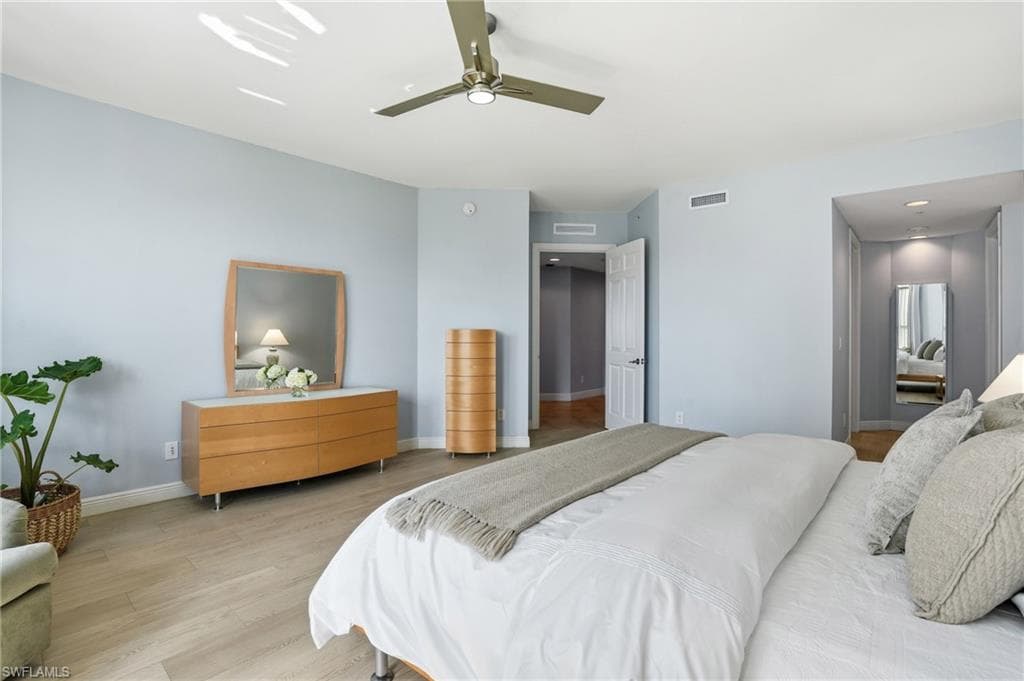 285 Grande Way 801, Naples, FL 34110-21