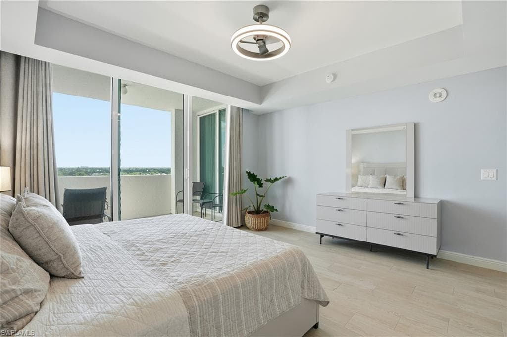 285 Grande Way 801, Naples, FL 34110-24