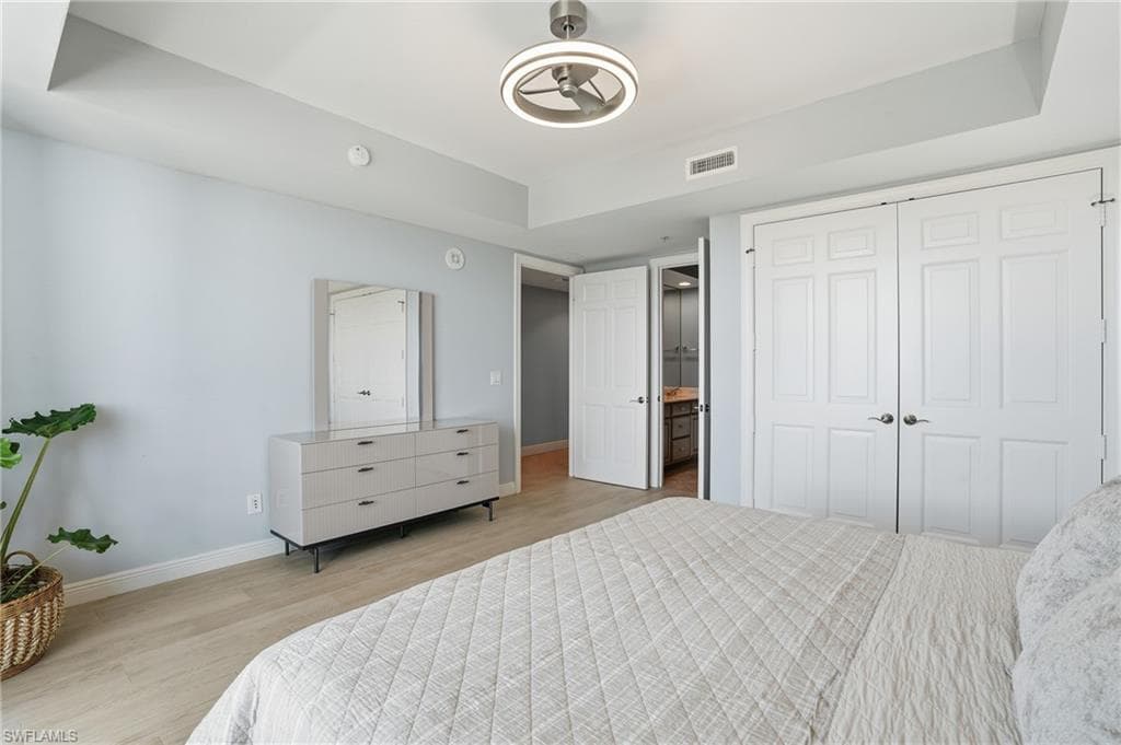 285 Grande Way 801, Naples, FL 34110-25