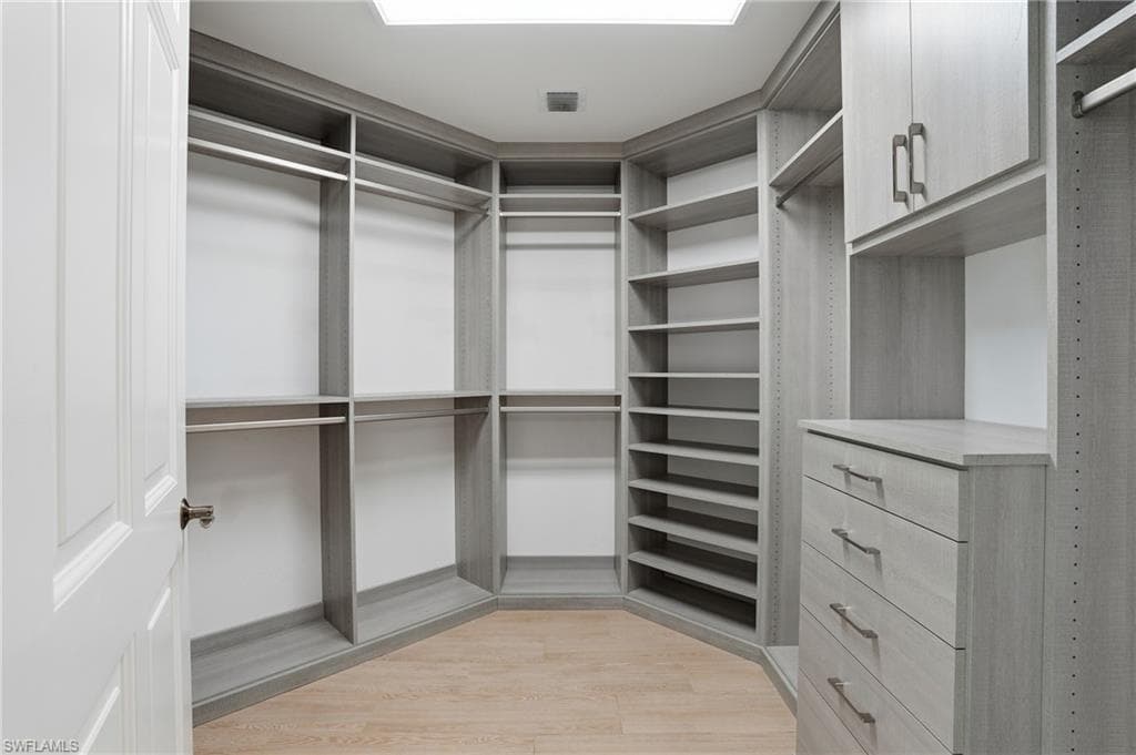 285 Grande Way 801, Naples, FL 34110-27