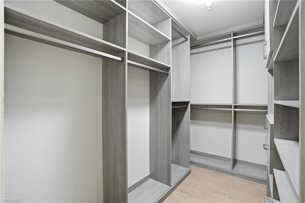 285 Grande Way 801, Naples, FL 34110-28