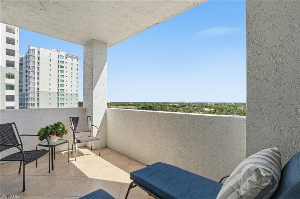 285 Grande Way 801, Naples, FL 34110-29