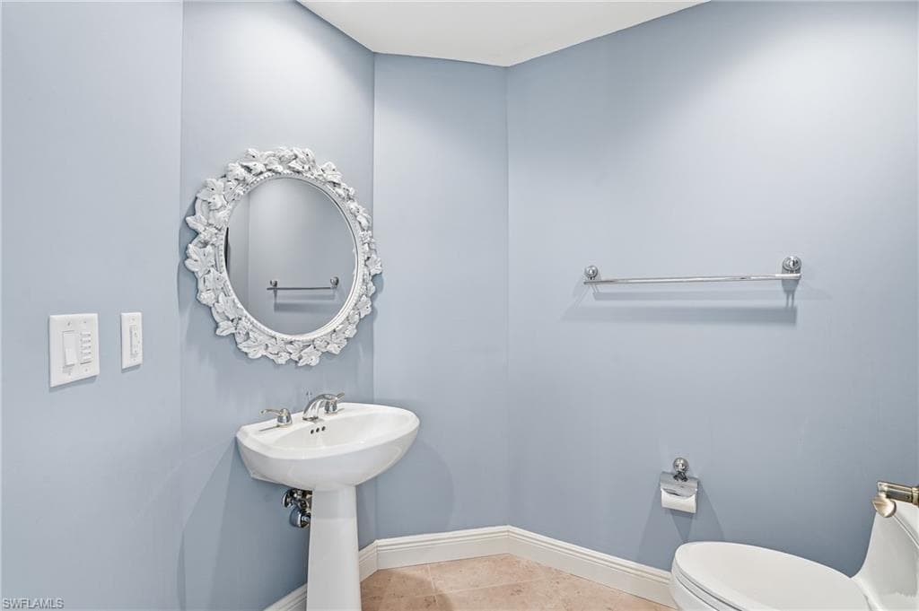 285 Grande Way 801, Naples, FL 34110-35