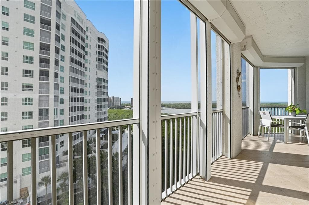 285 Grande Way 801, Naples, FL 34110-36
