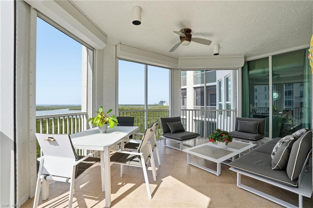 285 Grande Way 801, Naples, FL 34110-37