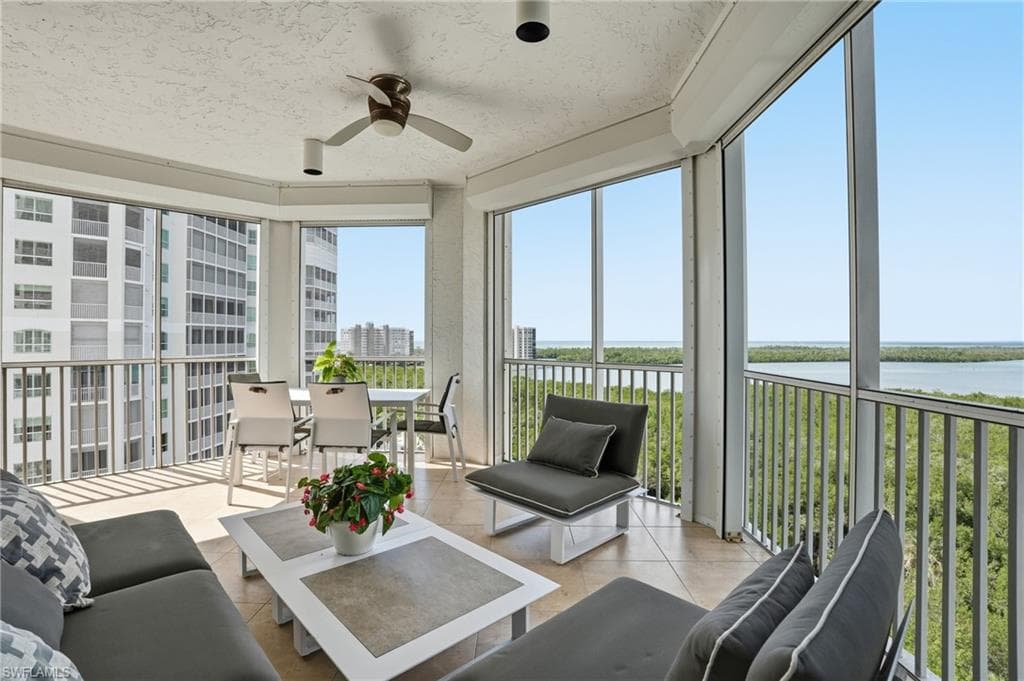 285 Grande Way 801, Naples, FL 34110-39