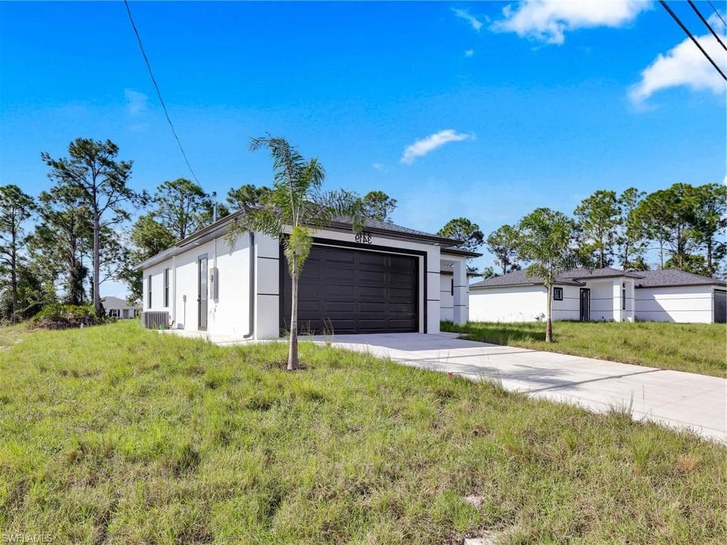 3417 8th St SW, Lehigh Acres, FL 33976-3