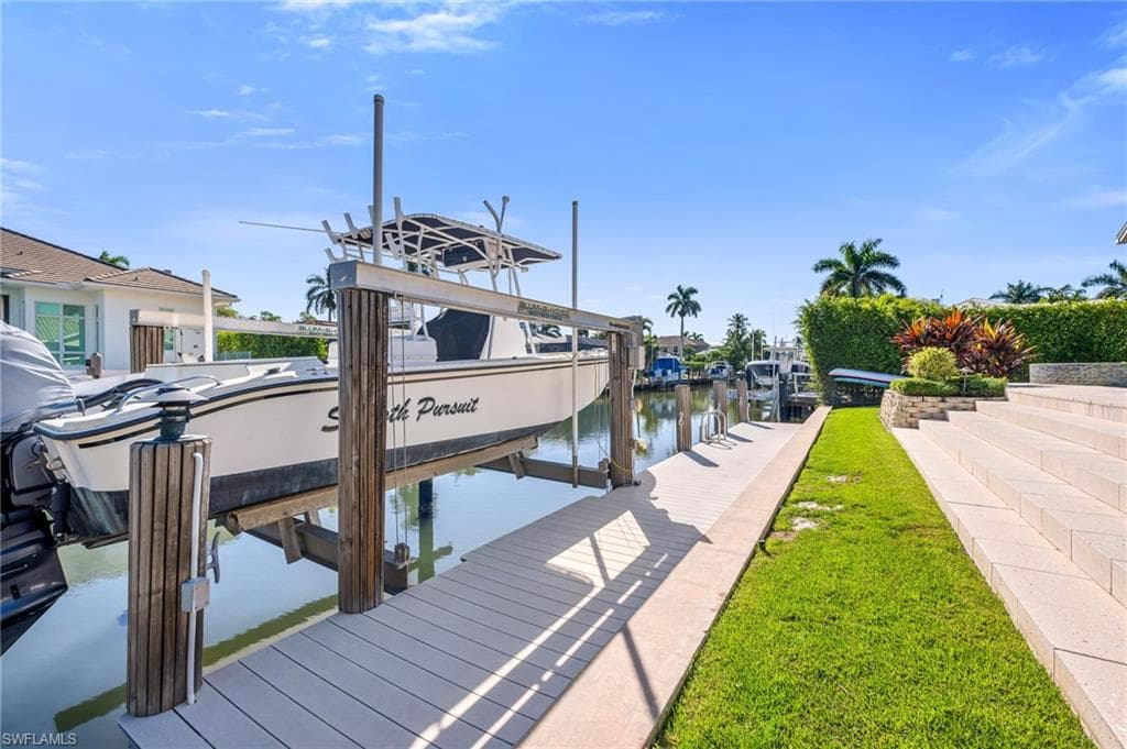 1923 Snook Dr, Naples, FL 34102-4