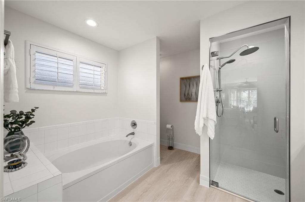 1590 Weybridge Cir 52, Naples, FL 34110-20