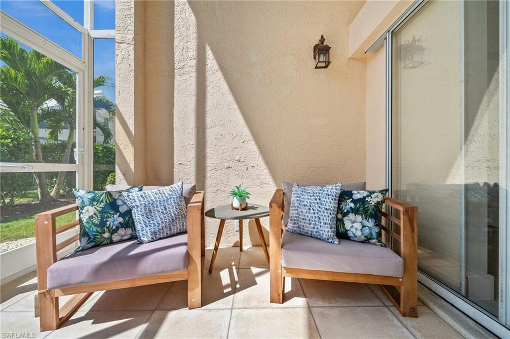 1590 Weybridge Cir 52, Naples, FL 34110-32