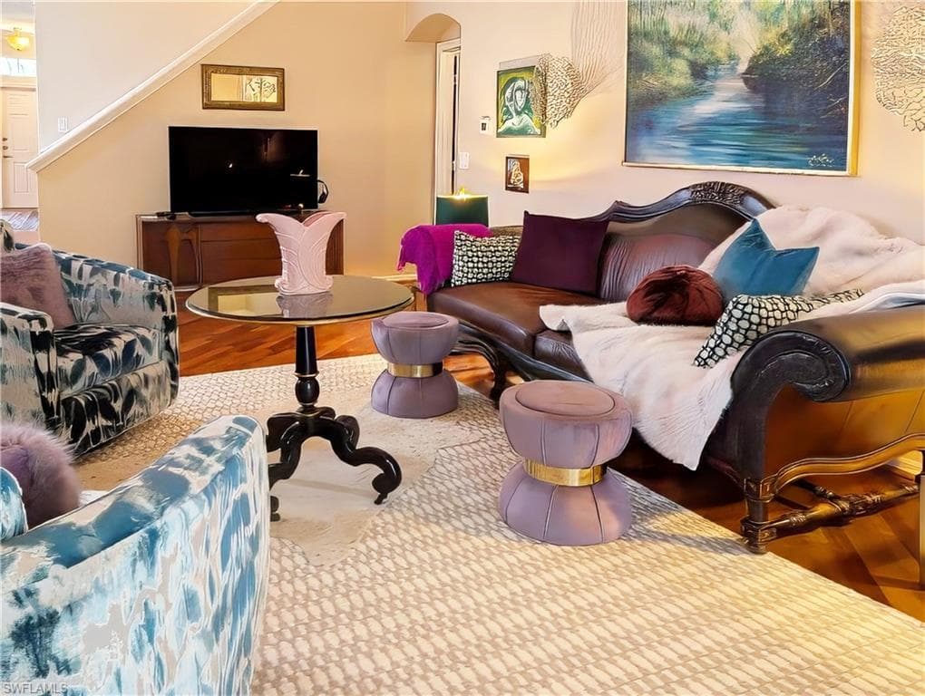 7852 Stratford Dr, Naples, FL 34104-8