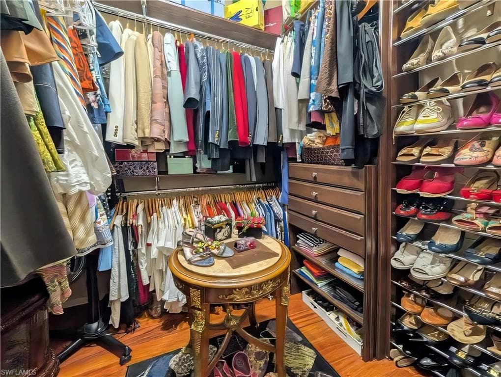 7852 Stratford Dr, Naples, FL 34104-17