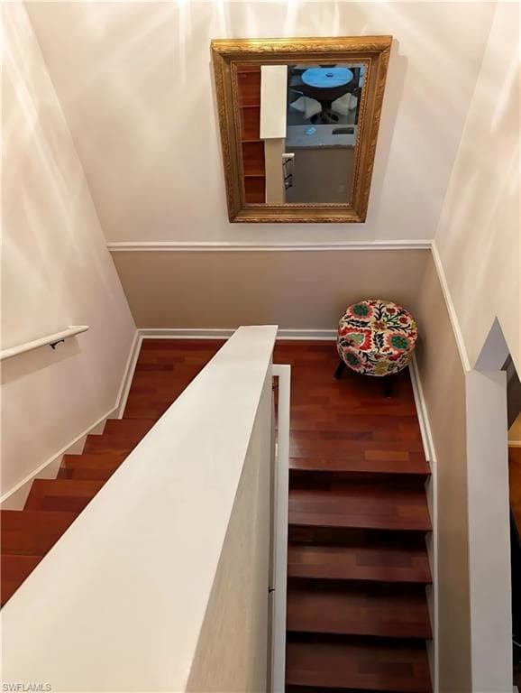 7852 Stratford Dr, Naples, FL 34104-21