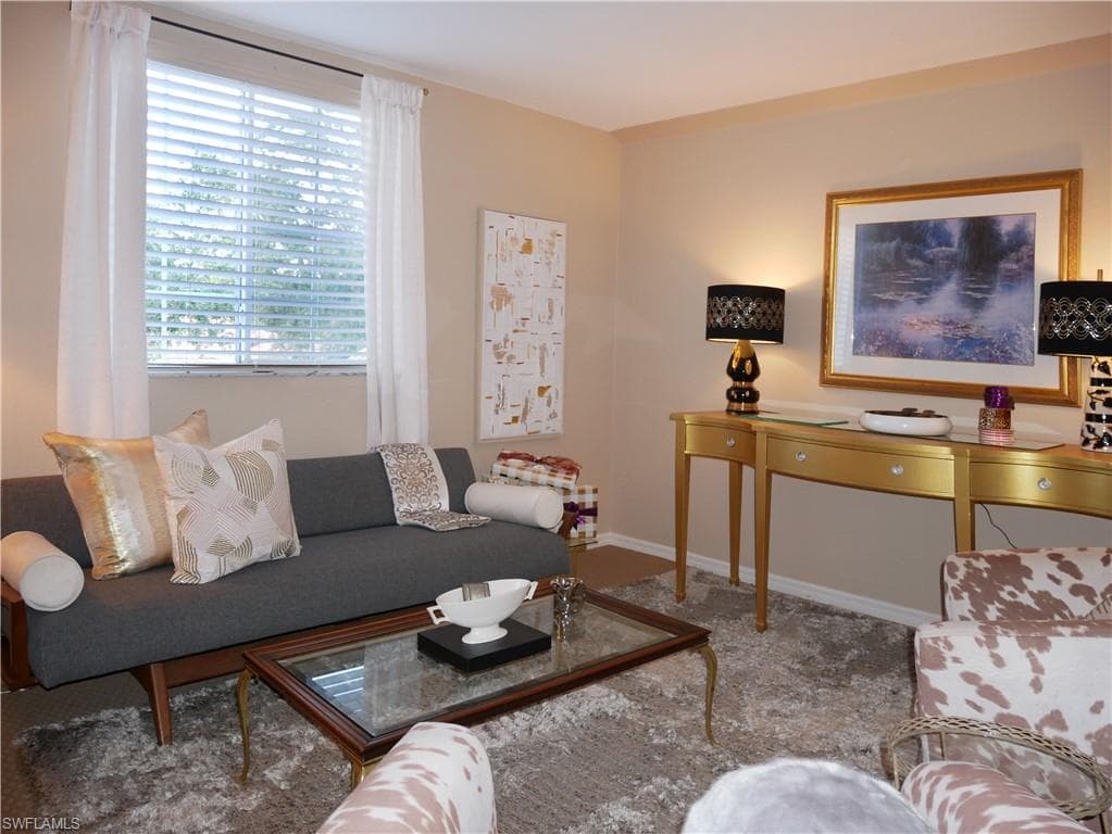 7852 Stratford Dr, Naples, FL 34104-24