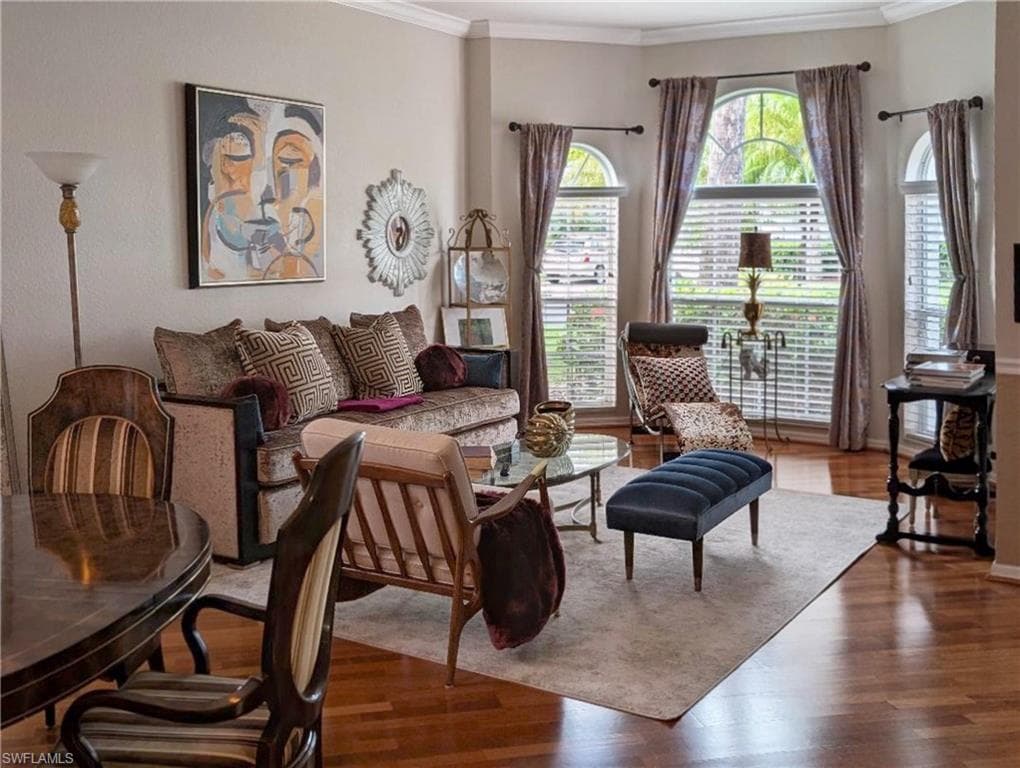 7852 Stratford Dr, Naples, FL 34104-4