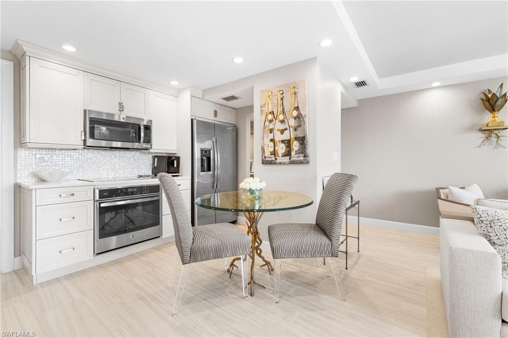 4200 Belair Ln 300, Naples, FL 34103-11