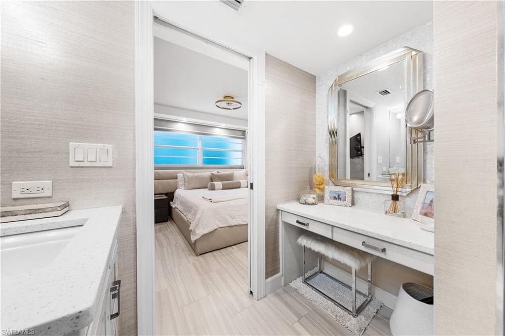 4200 Belair Ln 300, Naples, FL 34103-18