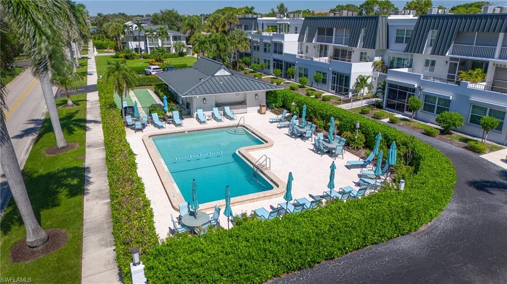 4200 Belair Ln 300, Naples, FL 34103-22