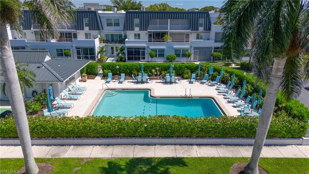 4200 Belair Ln 300, Naples, FL 34103-23