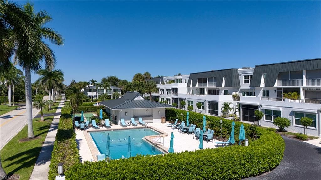 4200 Belair Ln 300, Naples, FL 34103-26