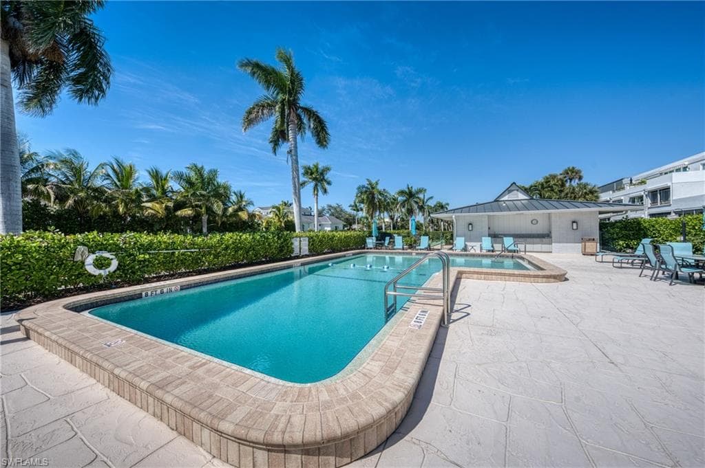 4200 Belair Ln 300, Naples, FL 34103-27