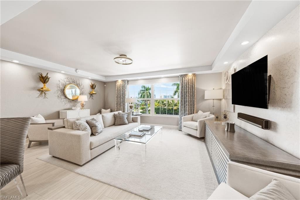 4200 Belair Ln 300, Naples, FL 34103-1