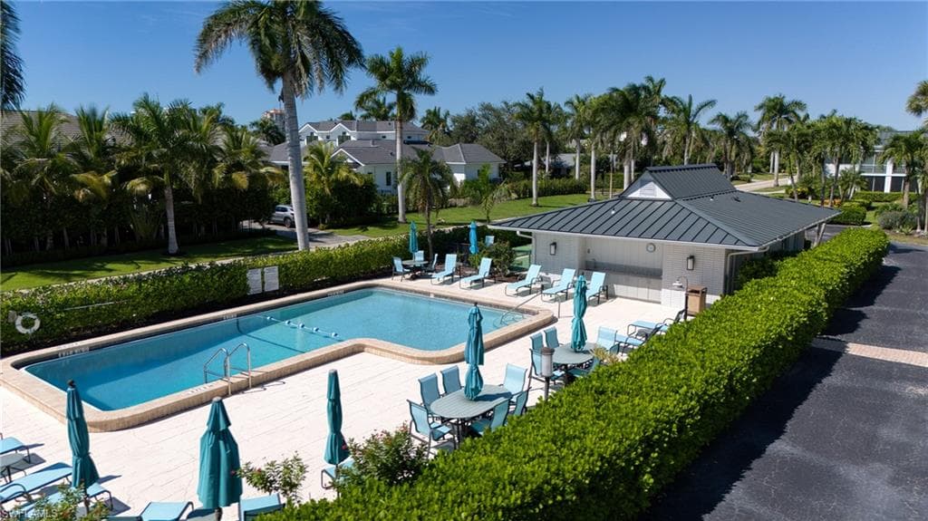 4200 Belair Ln 300, Naples, FL 34103-28