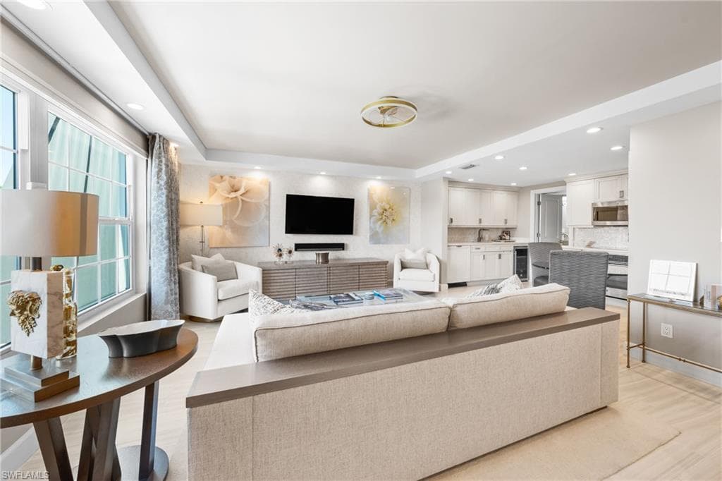 4200 Belair Ln 300, Naples, FL 34103-3