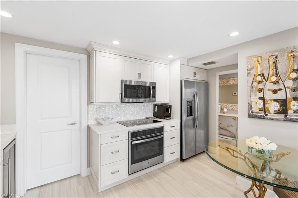 4200 Belair Ln 300, Naples, FL 34103-5