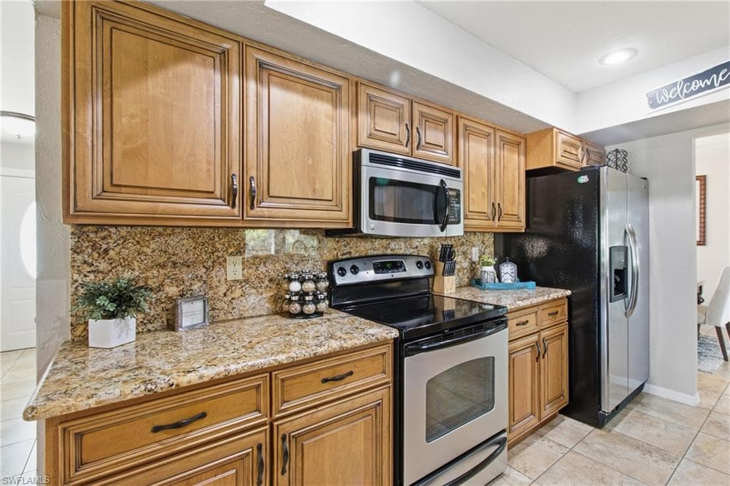 4142 22nd Ct, Cape Coral, FL 33914-10