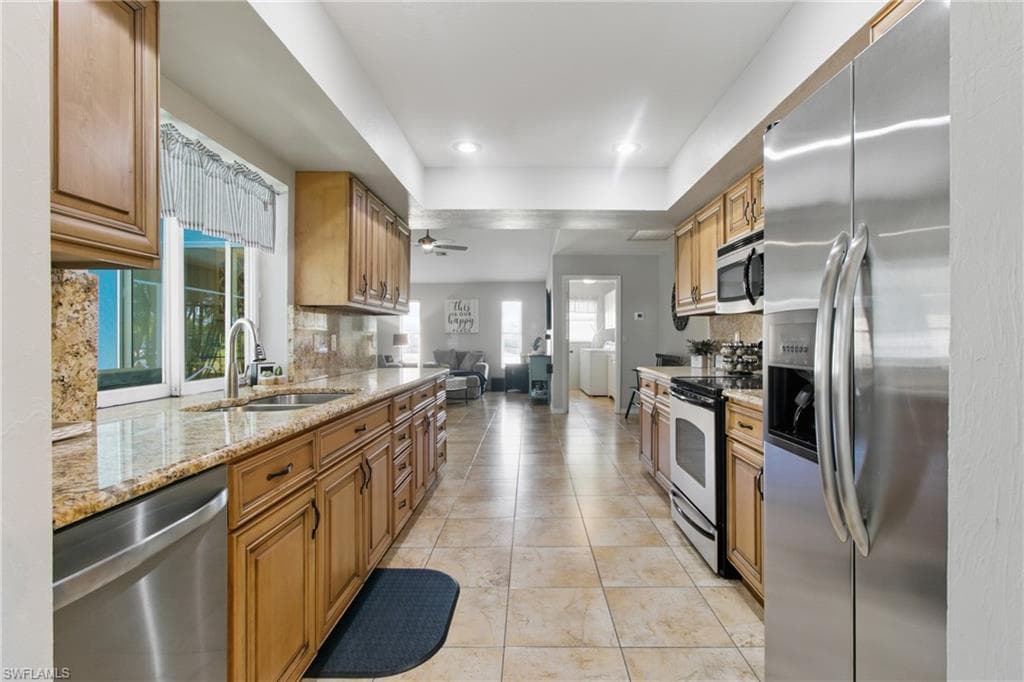 4142 22nd Ct, Cape Coral, FL 33914-12