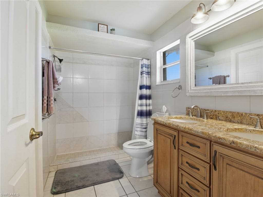 4142 22nd Ct, Cape Coral, FL 33914-21