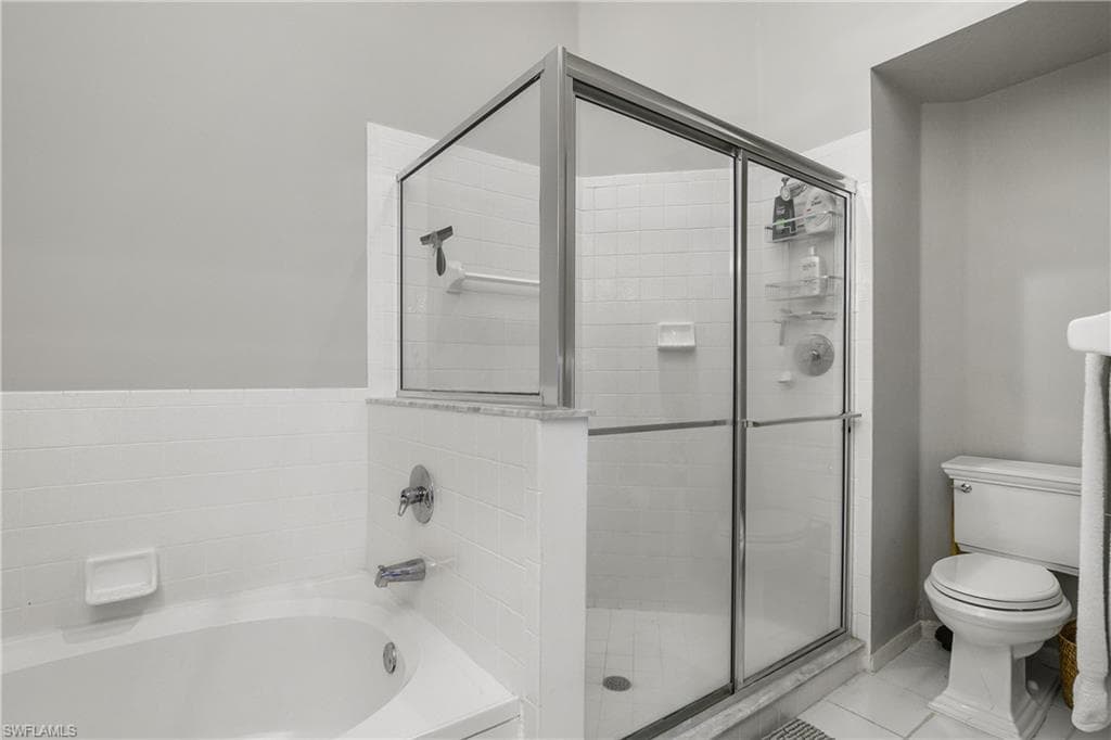 13061 Hamilton Harbour Dr R1, Naples, FL 34110-18