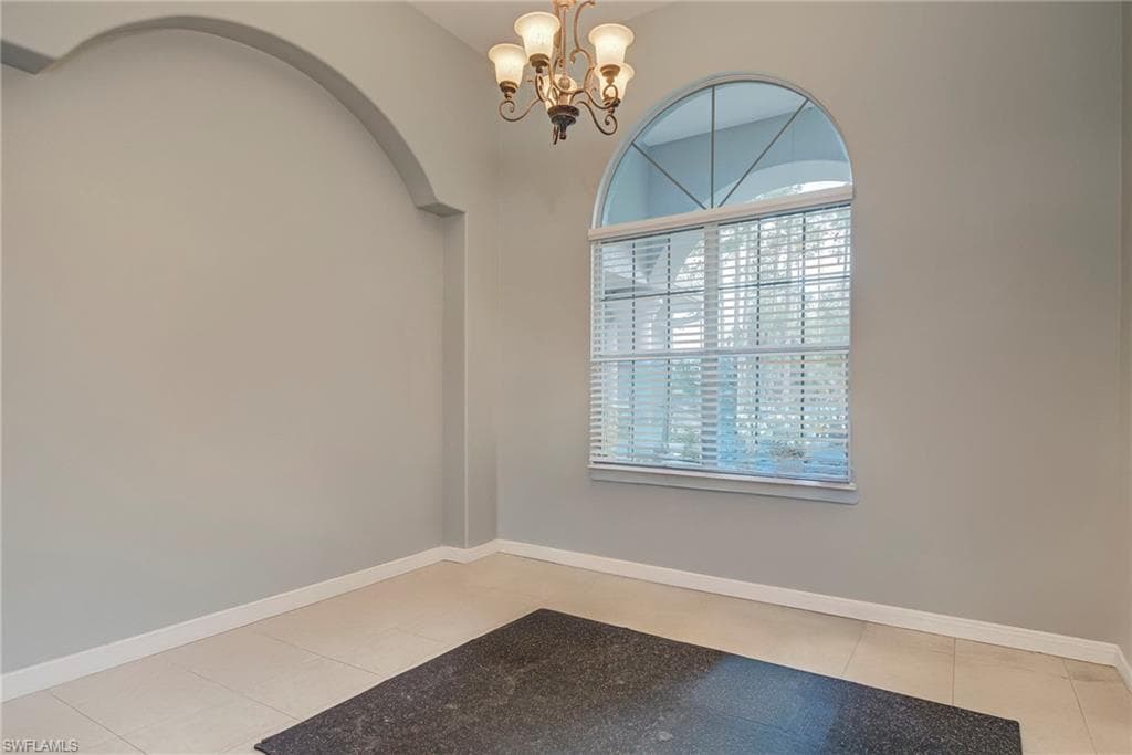 3781 29th Ave SW, Naples, FL 34117-10