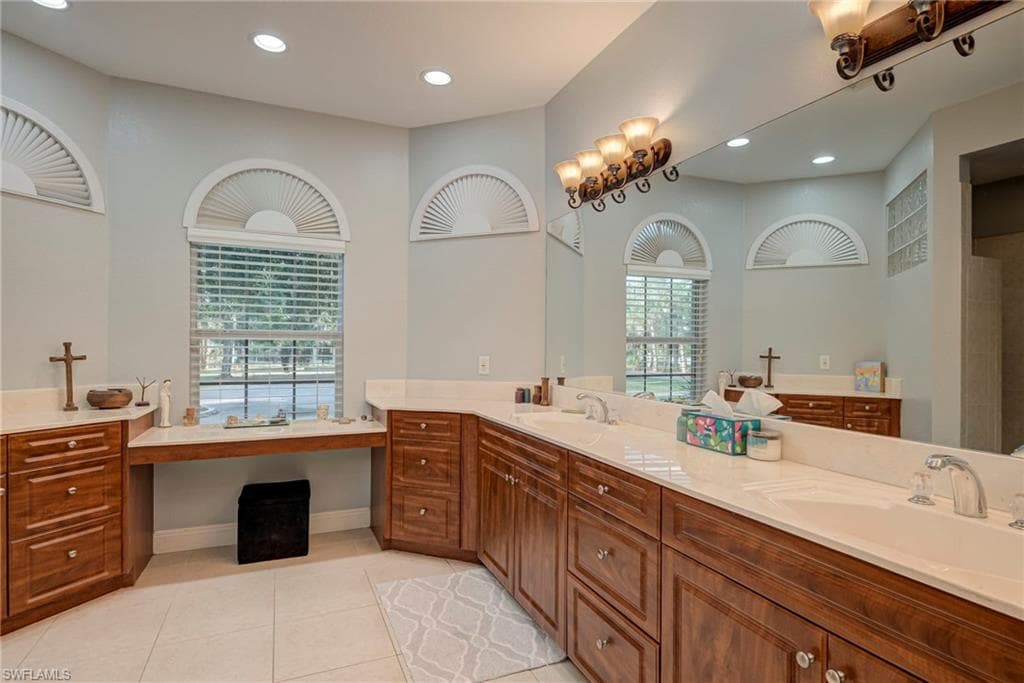 3781 29th Ave SW, Naples, FL 34117-22