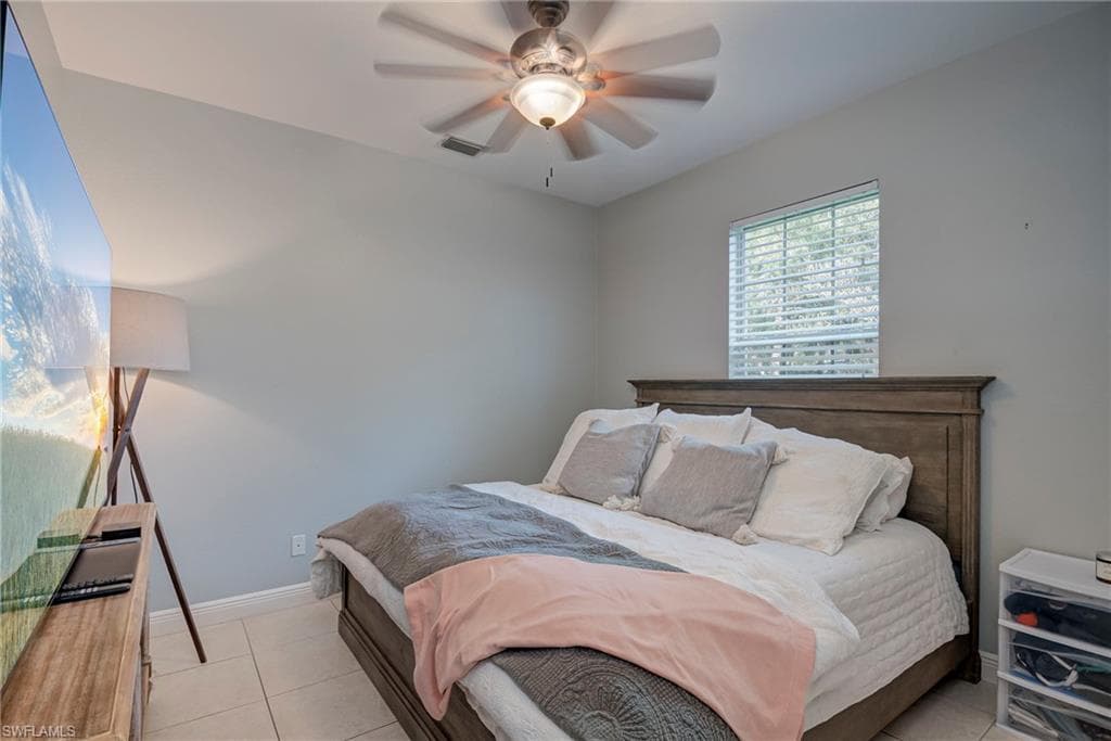 3781 29th Ave SW, Naples, FL 34117-27