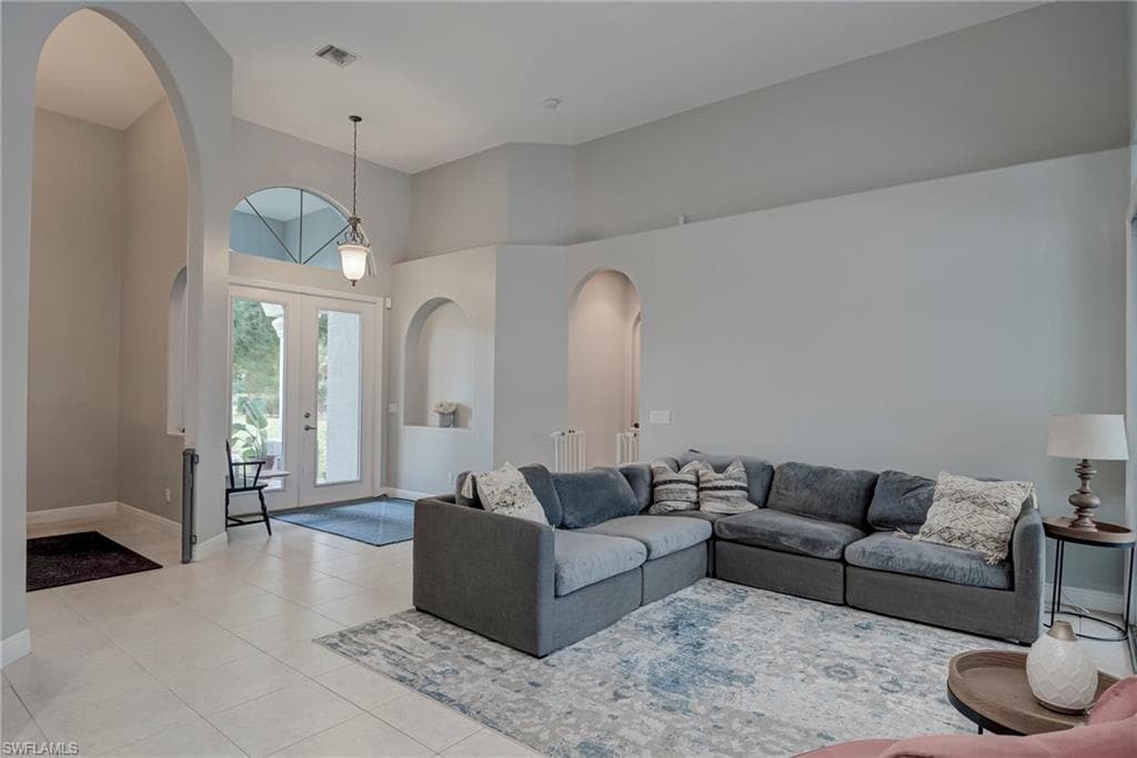 3781 29th Ave SW, Naples, FL 34117-4