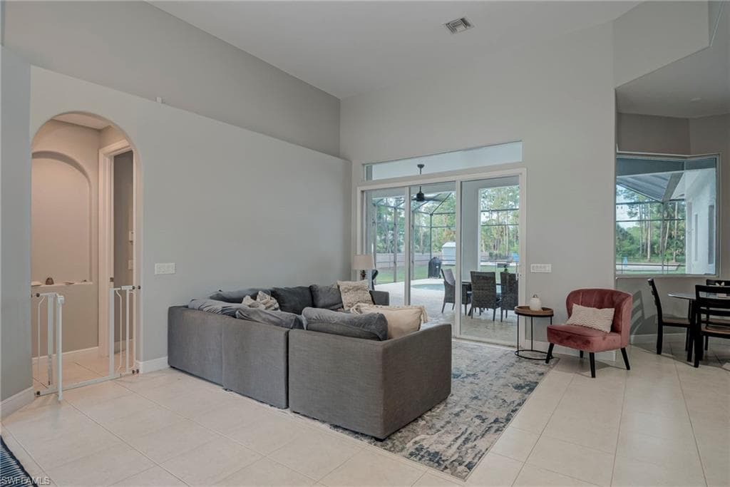 3781 29th Ave SW, Naples, FL 34117-6