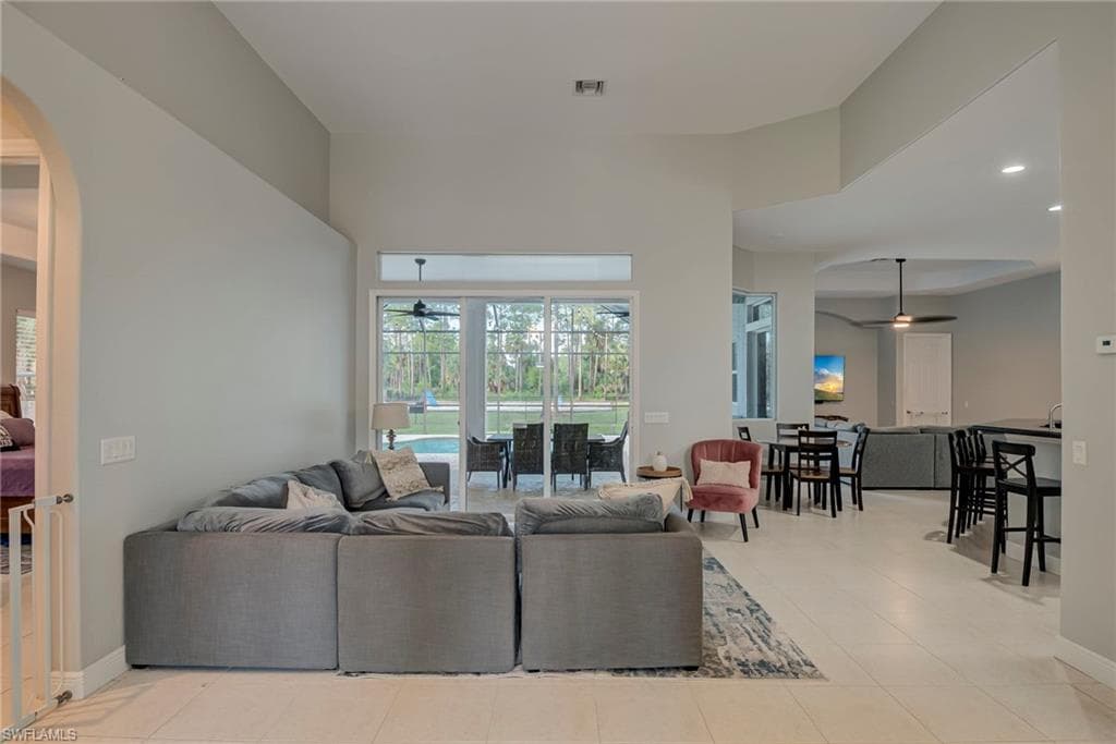 3781 29th Ave SW, Naples, FL 34117-7