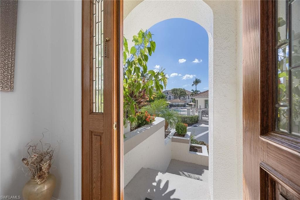 265 Colonade Cir 2703, Naples, FL 34103-10