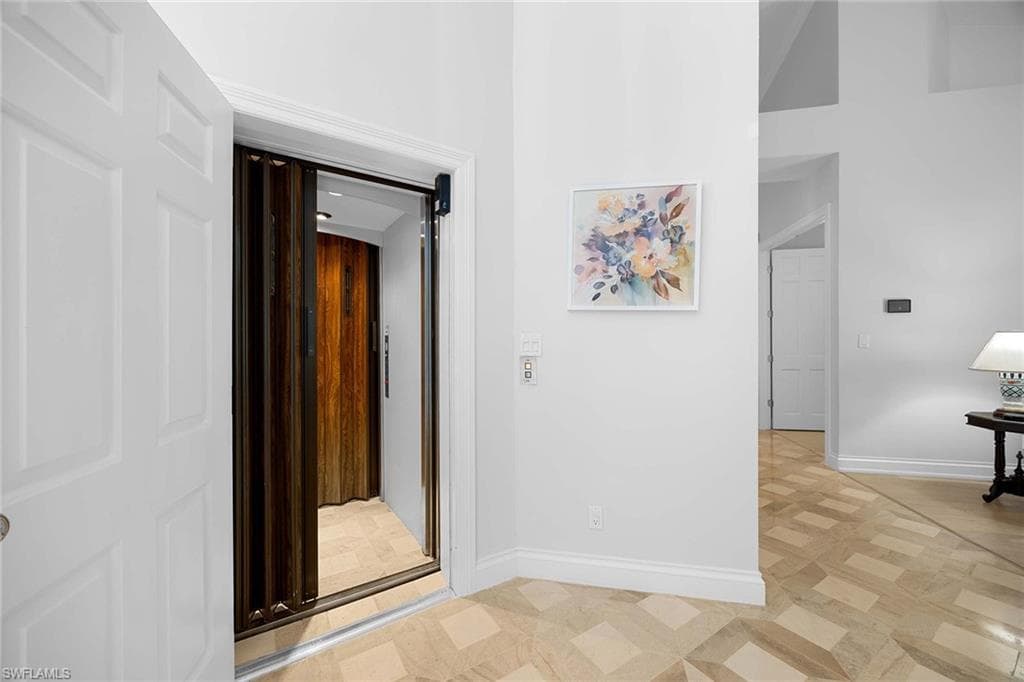 265 Colonade Cir 2703, Naples, FL 34103-14