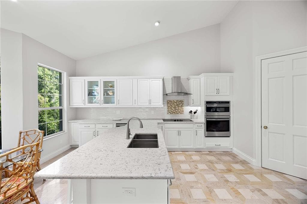 265 Colonade Cir 2703, Naples, FL 34103-22