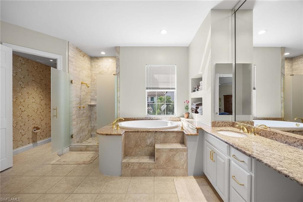 265 Colonade Cir 2703, Naples, FL 34103-29