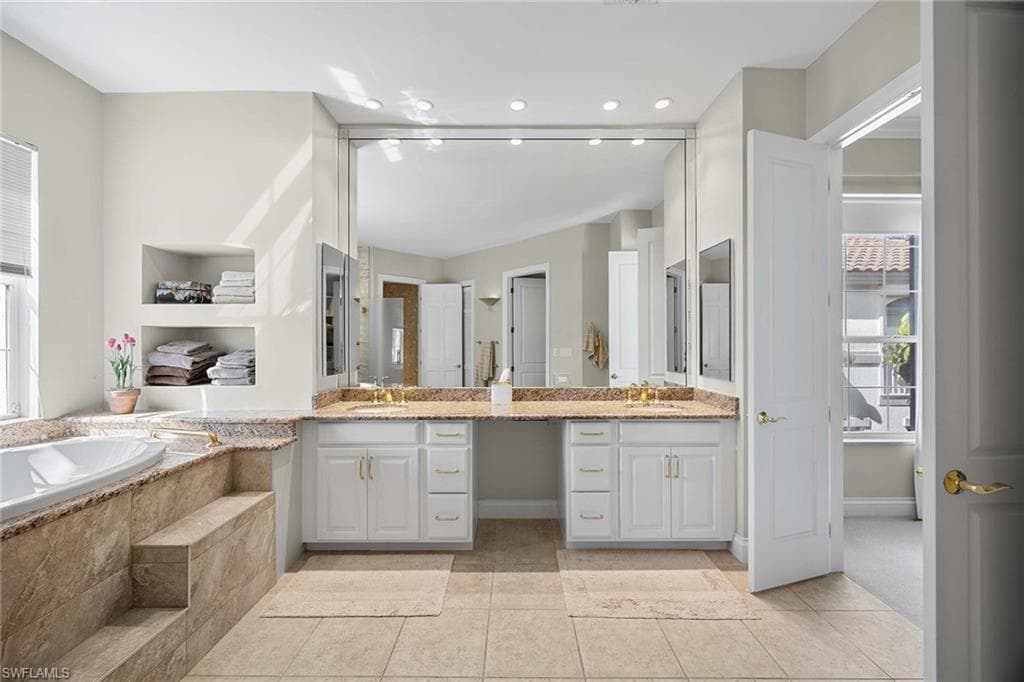 265 Colonade Cir 2703, Naples, FL 34103-31